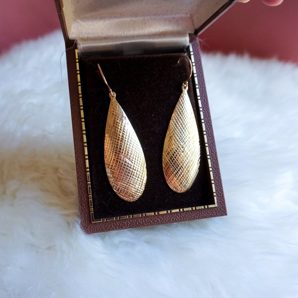 Gold Teardrop Earrings
